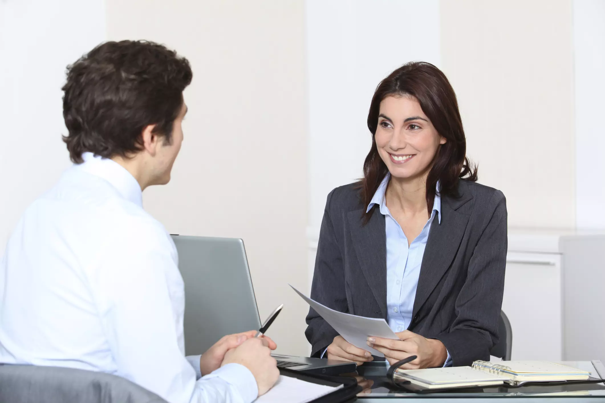 Uma entrevista de emprego pode ser um dos momentos mais decisivos em sua jornada profissional.